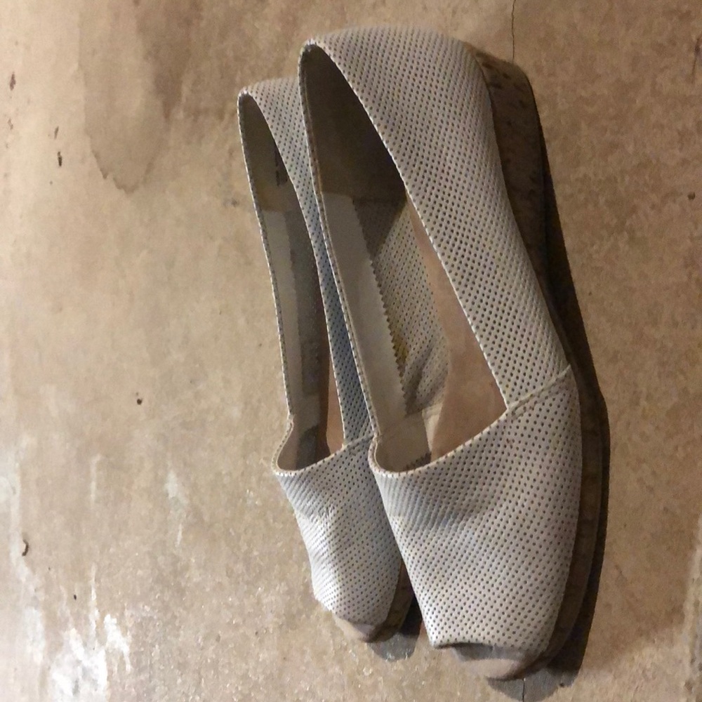Sandals - Picture 2 of 3